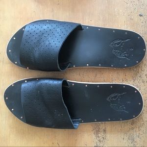Black Beek Mockingbird slide size 8 with some wear